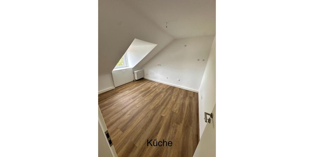 Dachgeschoßwohnung Gelsenkirchen Gelsenkirchen-Nord - 3 Zimmer, 61 m&sup2;, 700&euro; | Angebot:25635942