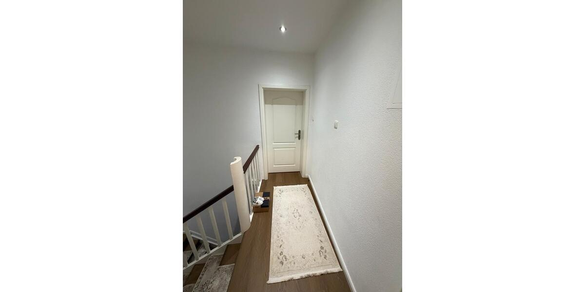 Etagenwohnung Duisburg - 4 Zimmer, 127 m&sup2;, 1.800&euro; | Angebot:25858720