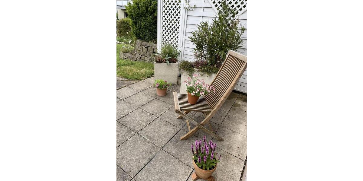 Ruhige Traumwohnung mit sehr großer Sonnenterrasse und hochwertig 2 zimmer