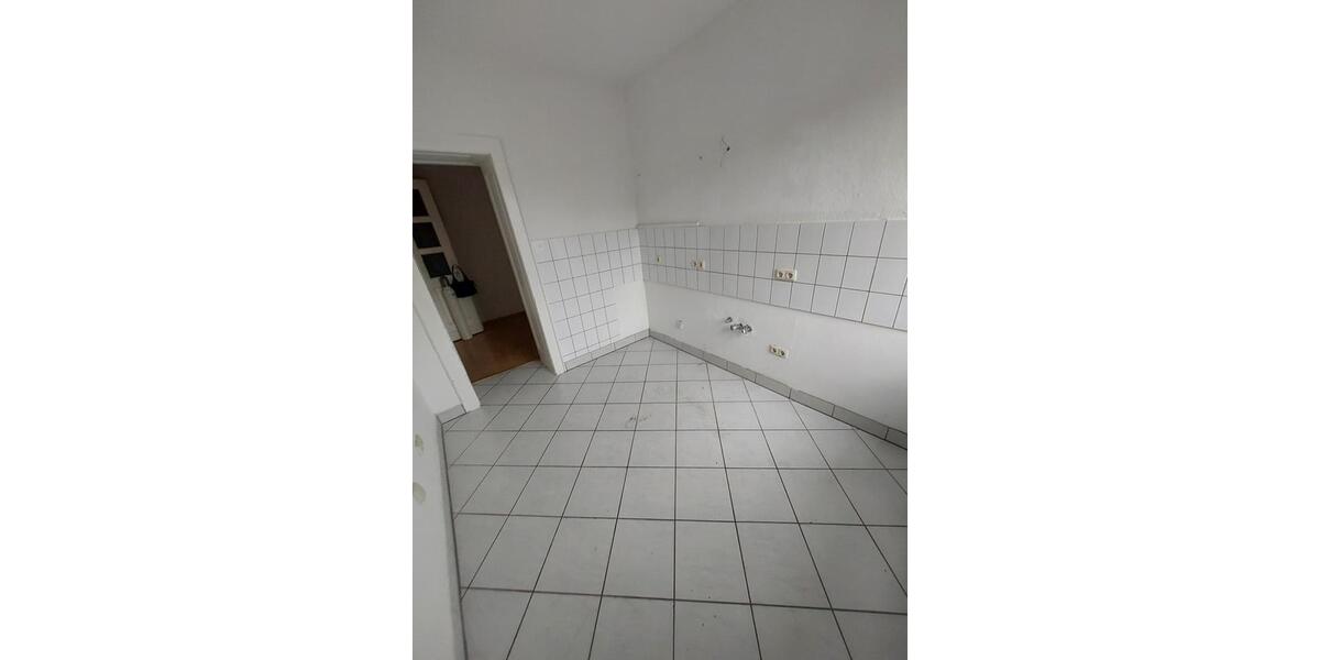 Helle 5 Zimmer DG Wohnung mit Dusche & Badewanne 5 zimmer