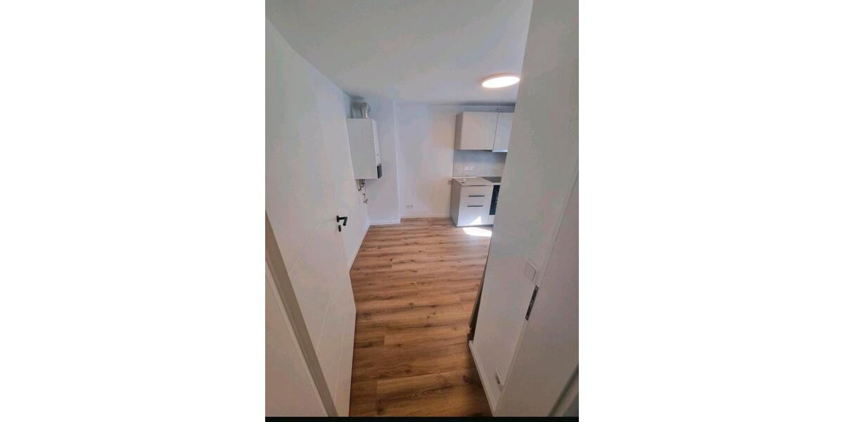 Dachgeschoßwohnung Wuppertal Lichtenplatz - 2 Zimmer, 80 m&sup2;, 870&euro; | Angebot:26483898
