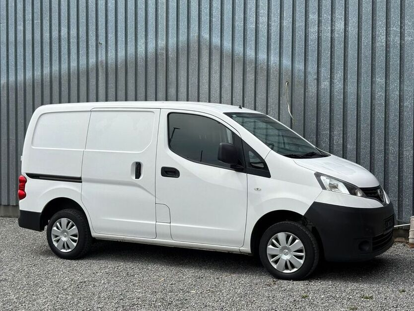 NV200