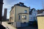 Gepflegtes Mehrfamilienhaus mit 4 Wohnungen 5 Garagen 2 SP