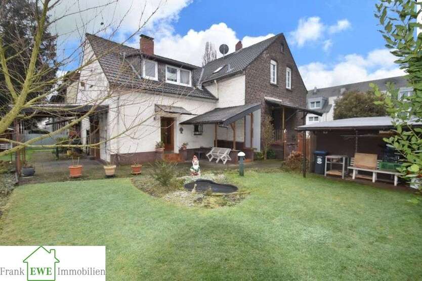 Haus zum Kaufen in Düsseldorf Hassels 580.000 € 138 m²