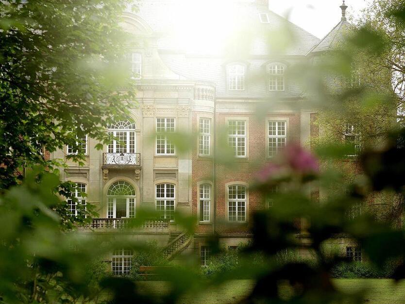 Historisches Ensemble - Internat, Akademie oder privater Campus