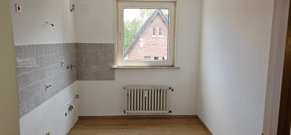 3 12 Raum DG-Wohnung in Gelsenkirchen-Erle mit Balkon 3.5 zimmer