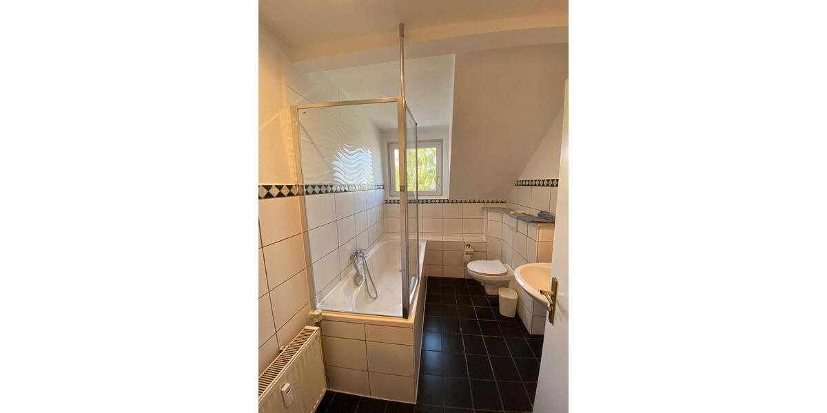 Schöne 4 Zimmer Wohnung möbliert im Herzen von Velbert 4 zimmer