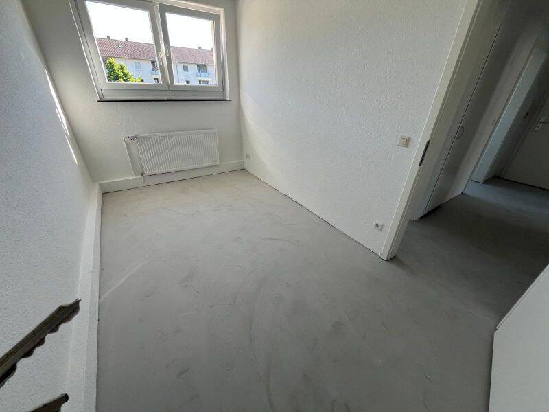 frisch renovierte 3,5-Zimmer-Wohnung mit Balkon