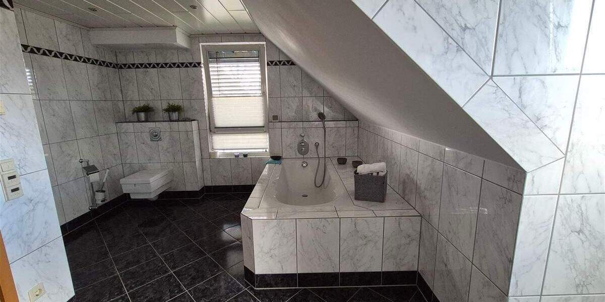 Doppelhaushälfte Ratingen Breitscheid - 3 Zimmer, 136 m&sup2;, 719.000&euro; | Angebot:25798535