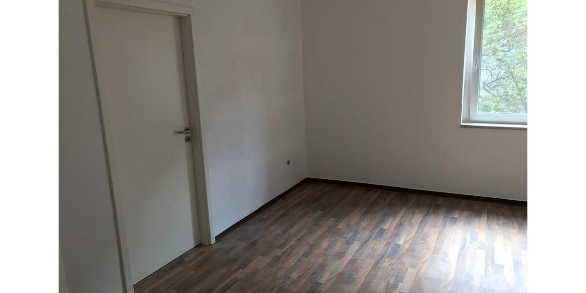 3 Schlafzimmer 1 Wohnzimmer 1 Kü. Bad Korr. Keller 86 4.5 zimmer