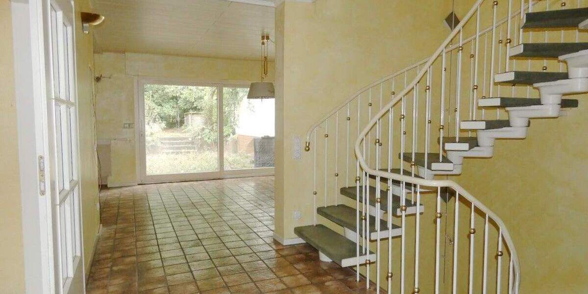 Großzügige Doppelhaushälfte mit XXL-Garage in exponierter Wohnlage von Hösel !! 5 zimmer