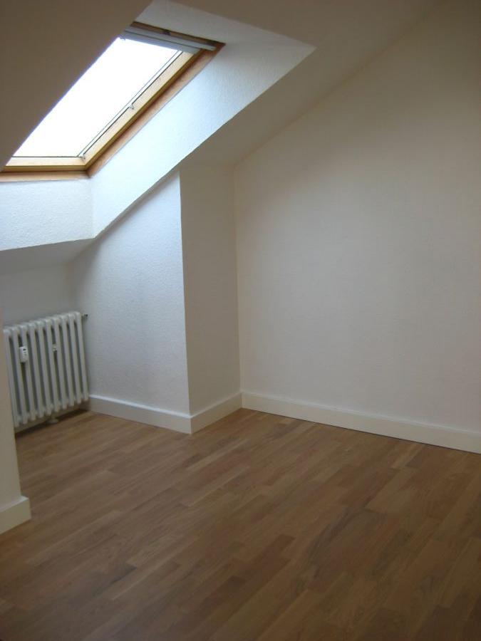 Provisionsfrei* Mehrfamilienhaus, 4 WE in Top Lage, EG 92 qm mit Garten u. Garage frei