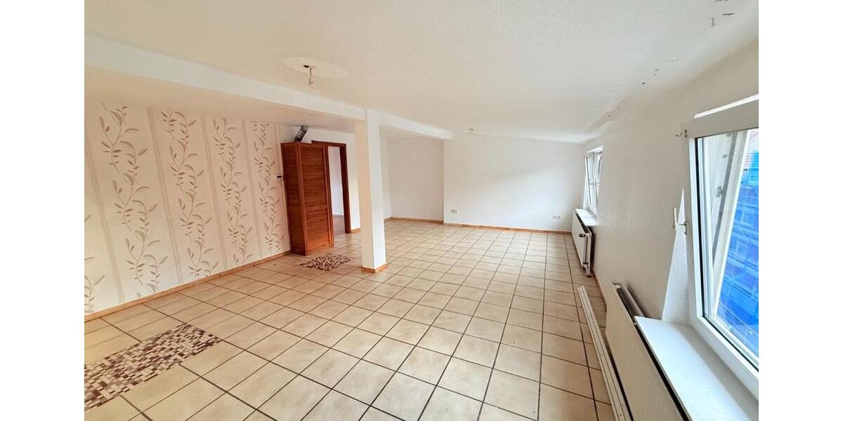 Dachgeschoßwohnung Gelsenkirchen Gelsenkirchen-Mitte - 4 Zimmer, 106 m&sup2;, 725&euro; | Angebot:25054963