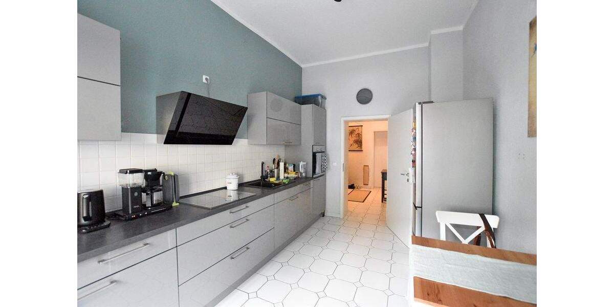 Altbaucharme: EG-Wohnung mit Loggia - gefragte Lage Nähe Uni-Klinikum 2 zimmer