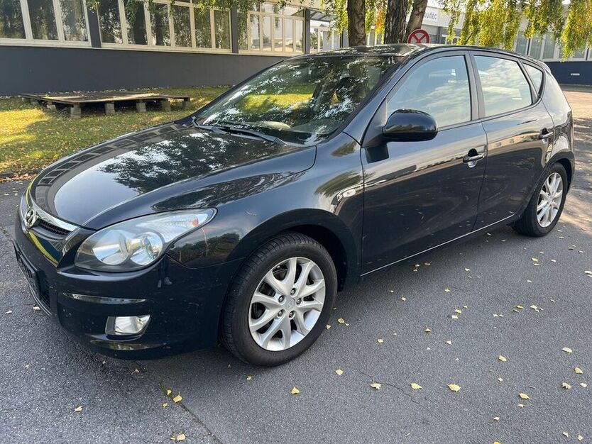 i30