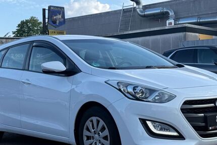 Hyundai i30 118.551 km 10.400 &euro; Dinslaken 46537