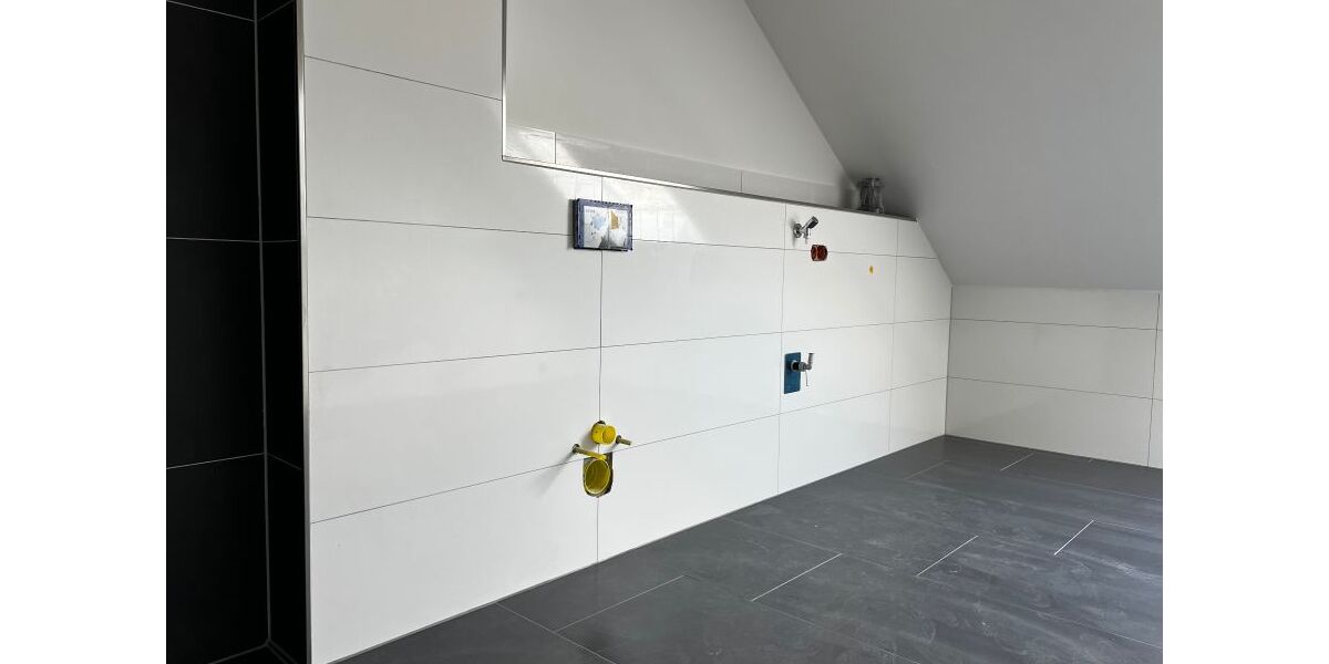 Provisionsfrei* Das letzte EinfamilienhausMittelhaus mit PV+Speicher 10,4 KW+Garage 140m zum Rheinufer Energiebedarf 22,4 kWhm2a - Einfamilienhaus Duisburg Essenberg | Angebot:27447235