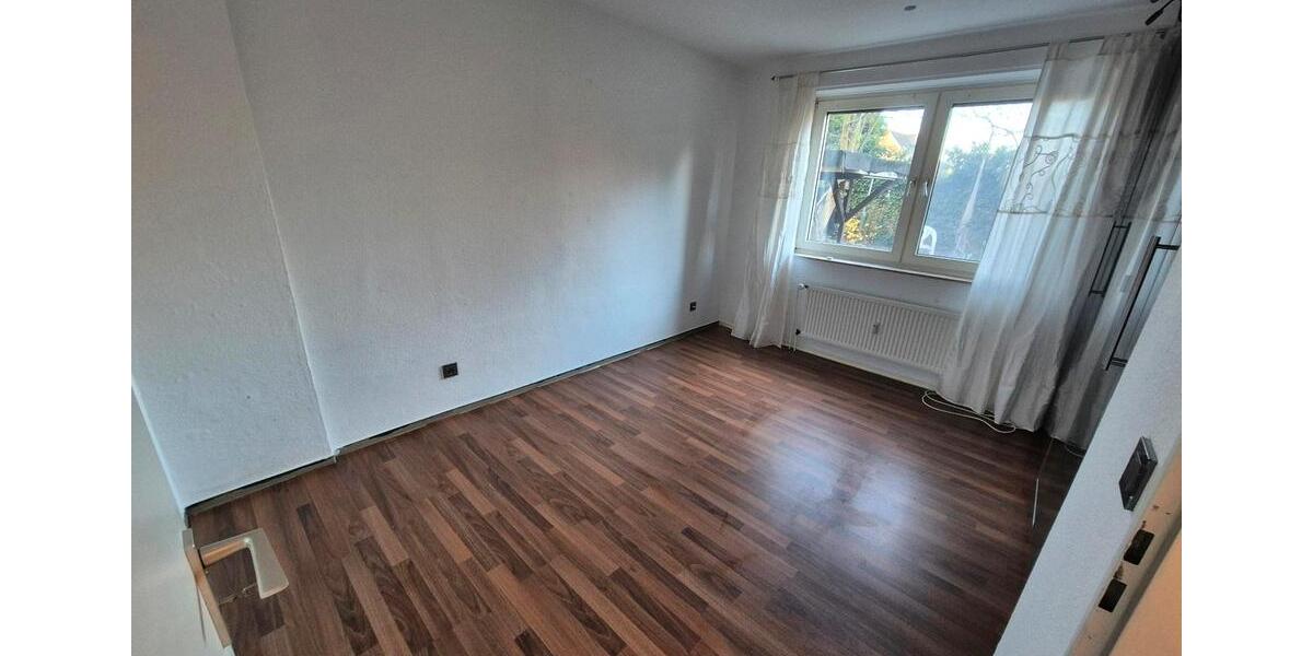 80m², Erdgeschoss, 2 Badezimmer + Luxus-Küche 3.5 zimmer