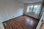 80m², Erdgeschoss, 2 Badezimmer + Luxus-Küche 3.5 zimmer
