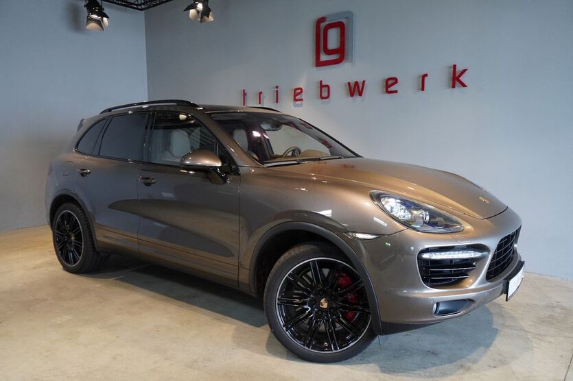 Porsche Cayenne 59.000 km 44.941 € Duisburg 47228