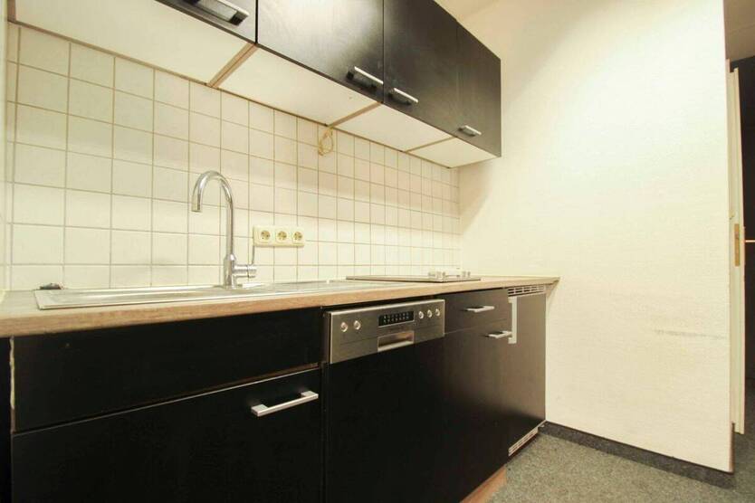 Attraktive Gewerbeeinheit mit Büroflächen, Lager und Entwicklungspotenzial in Duisburg-Buchholz zimmer