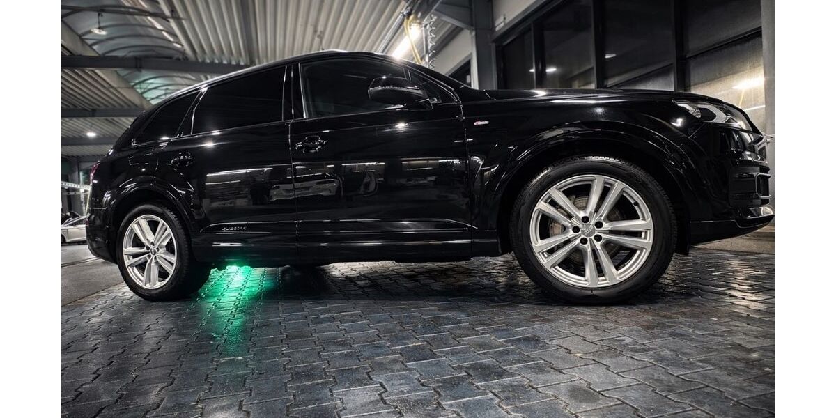 Audi Q7 150.000 km 32.900 &euro; Duisburg 47166