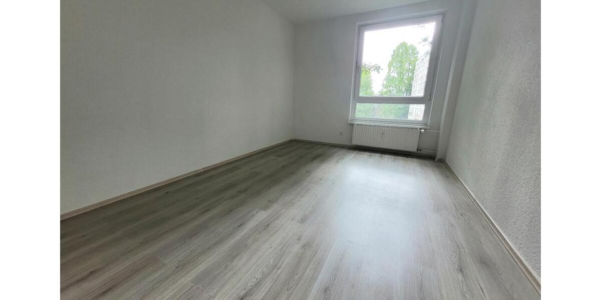 Erdgeschoßwohnung Essen Stadtbezirk VII - 3 Zimmer, 71 m&sup2;, 569&euro; | Angebot:25423607