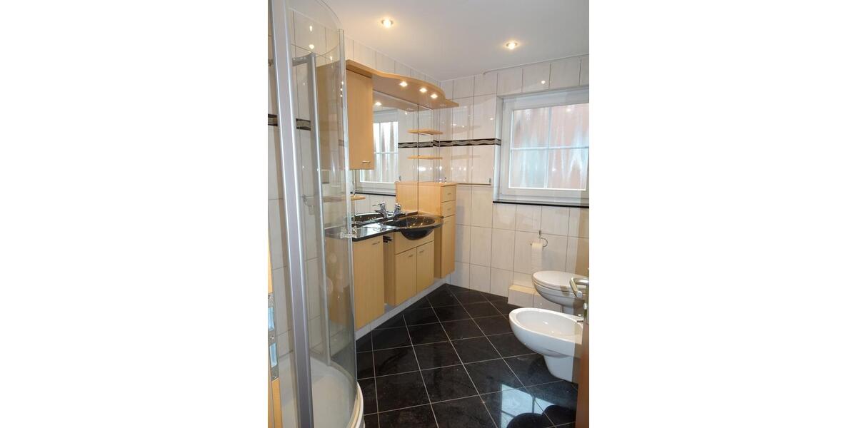 Etagenwohnung Bottrop Feldhausen - 3.5 Zimmer, 119 m&sup2;, 1.100&euro; | Angebot:25810856