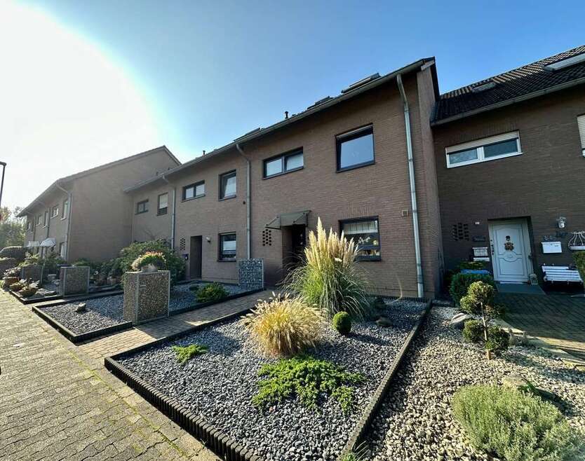 Haus zum Kaufen in Düsseldorf 499.000 € 138 m²