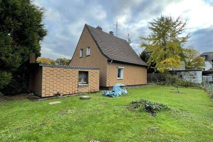 Platz für Ideen - Sanierungsobjekt auf großzügigem Grundstück in Oberhausen 5 zimmer