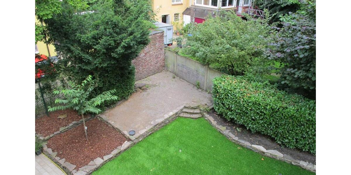 Stadtvilla in Bestlage, eine Wohnung pro Etage, Gartenmitnutzung 3.5 zimmer