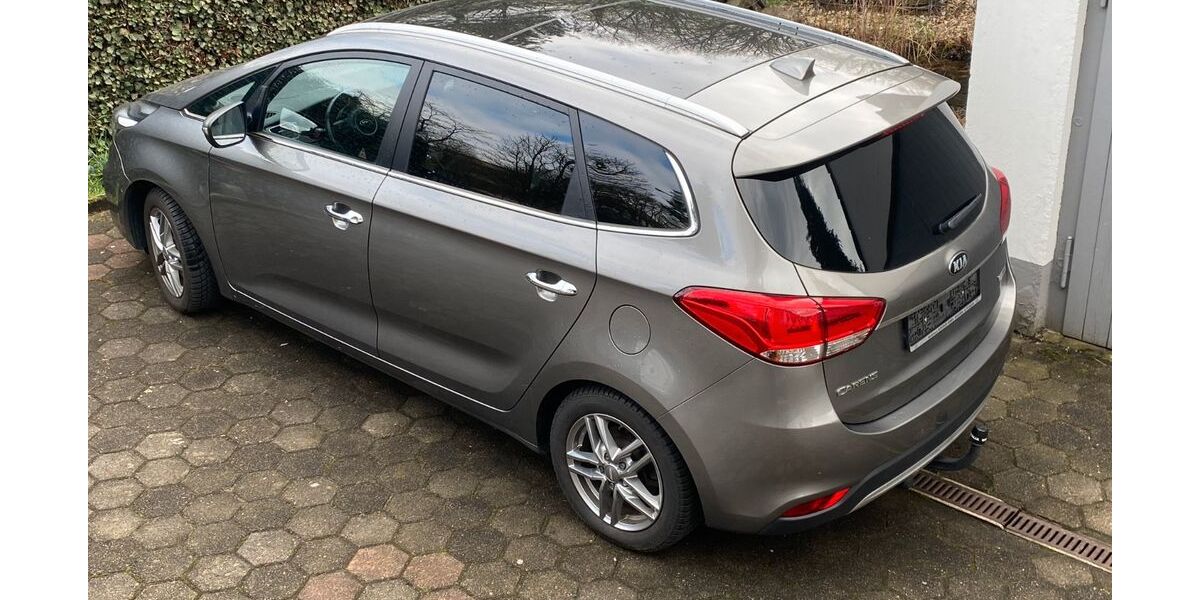 Kia Carens 77.000 km 11.800 &euro; Duisburg 47269
