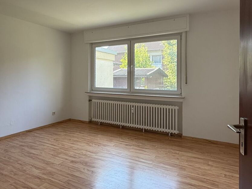 Provisionsfrei* Mehrfamilienhaus, 4 WE in Top Lage, EG 92 qm mit Garten u. Garage frei
