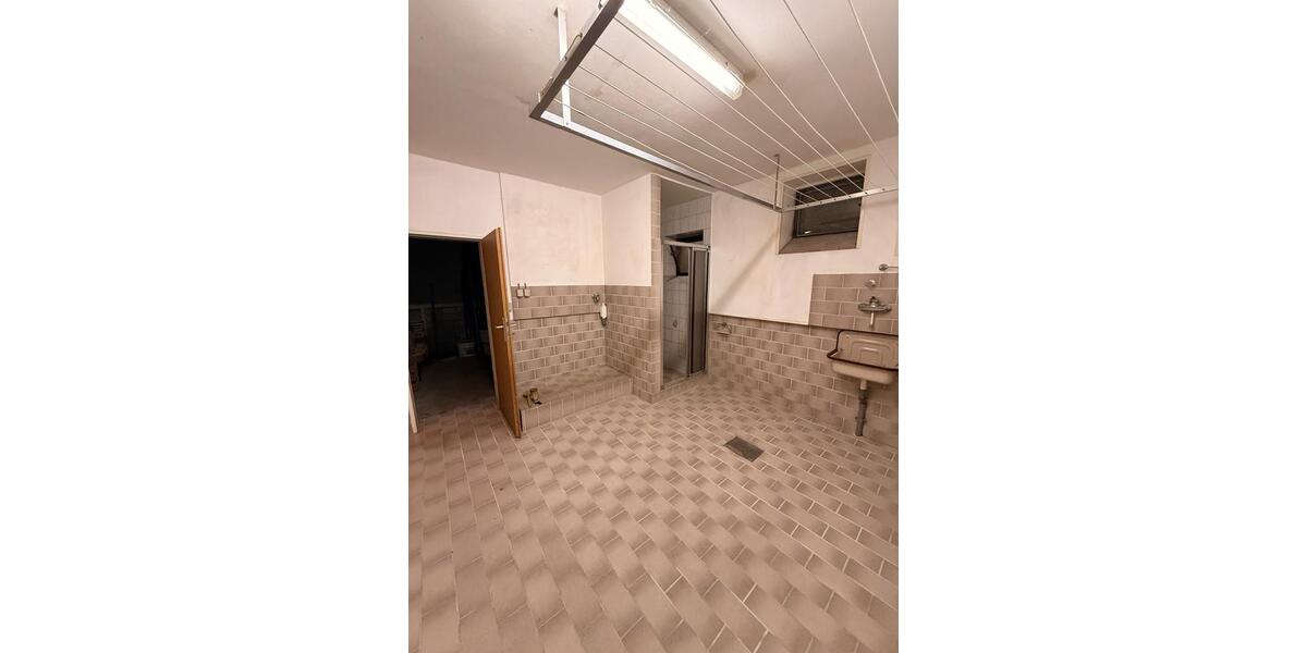 Einfamilienhaus Witten Rüdinghausen - 7 Zimmer, 140 m&sup2;, 430.000&euro; | Angebot:24090504