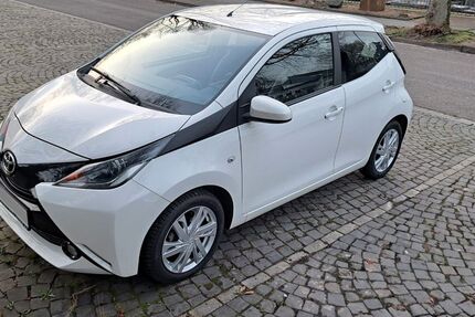 Toyota Aygo (X) 74.000 km 9.800 &euro; Essen 45138