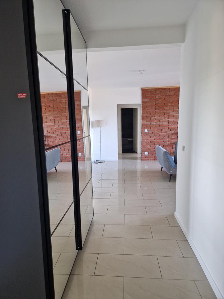 Modern & bezugsbereit: 3-Zimmer-Wohnung mit Balkon und Garage zimmer