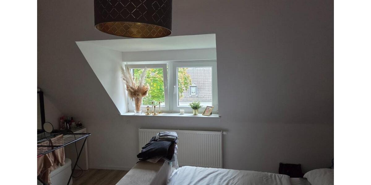 Dachgeschoßwohnung Gladbeck Brauck - 3.5 Zimmer, 930 m&sup2;, 930&euro; | Angebot:25838689