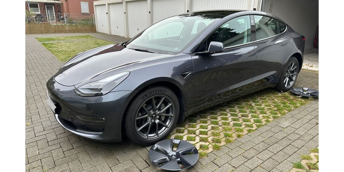 Tesla Model 3 27.500 km 33.000 &euro; Dinslaken 46537