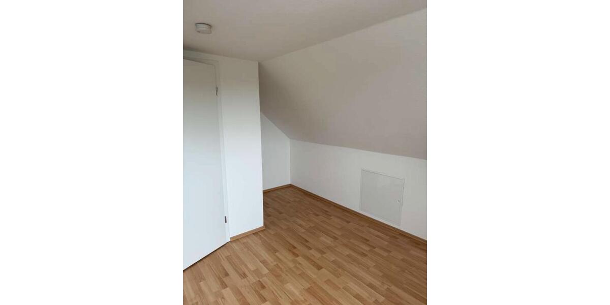Dachgeschoßwohnung Bochum Eppendorf - 2 Zimmer, 43 m&sup2;, 330&euro; | Angebot:26447956