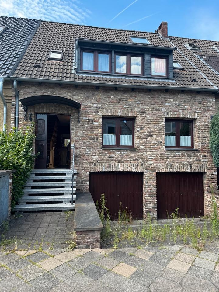 1-2 Familienhaus, Düsseldorf Unterrath Keller 2 Garagen Garten