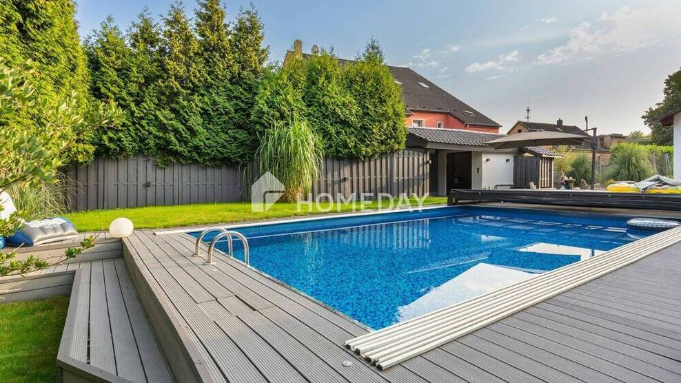 Zwei exklusive Einfamilienhäuser mit Pool, Sauna und außergewöhnlicher Ausstattung