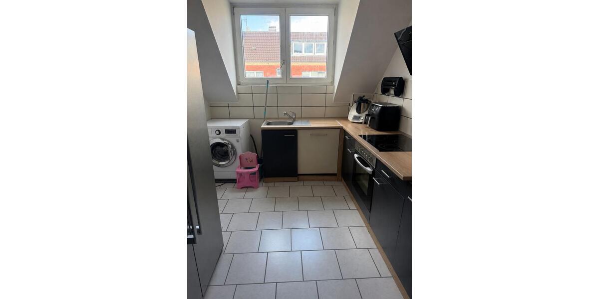 Dachgeschoßwohnung Duisburg Essenberg - 3 Zimmer, 76 m&sup2;, 680&euro; | Angebot:26632424