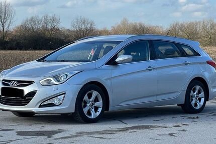 Hyundai i40 148.000 km 7.700 &euro; Recklinghausen 45665