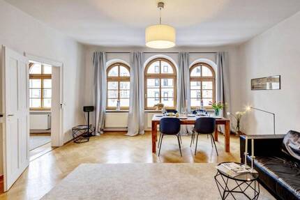 Lehel Isartor. Zentrale Bestlage. Neu, exklusiv möblierte 3,5 Zimmer.