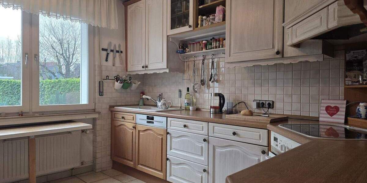 Lichtdurchflutete Eigentumswohnung mit Garten & vielseitigem Souterrain 5 zimmer