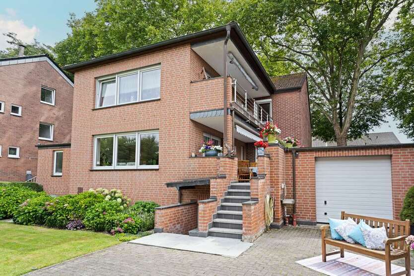 Haus zum Kaufen in Krefeld 698.000 € 198.79 m²