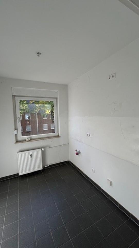 Bei VIVAWEST die Sonnenstrahlen auf dem eigenen Balkon genießen. zimmer