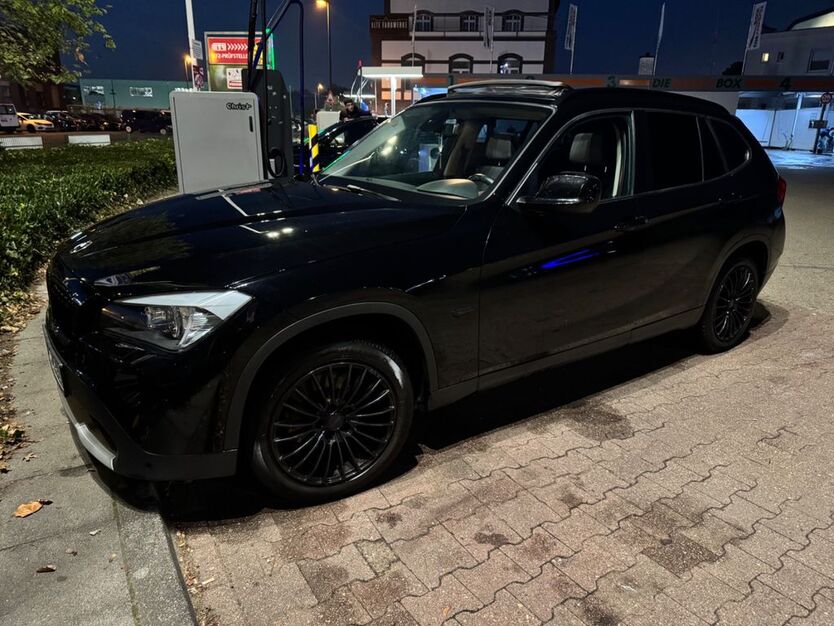 BMW X1 205.000 km 9.999 € Düsseldorf 40231
