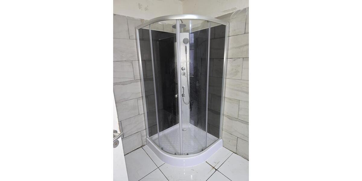 4 Zimmer +1 Durchgangszimmer, ca.108 m2, von priv. zu verm. 5 zimmer