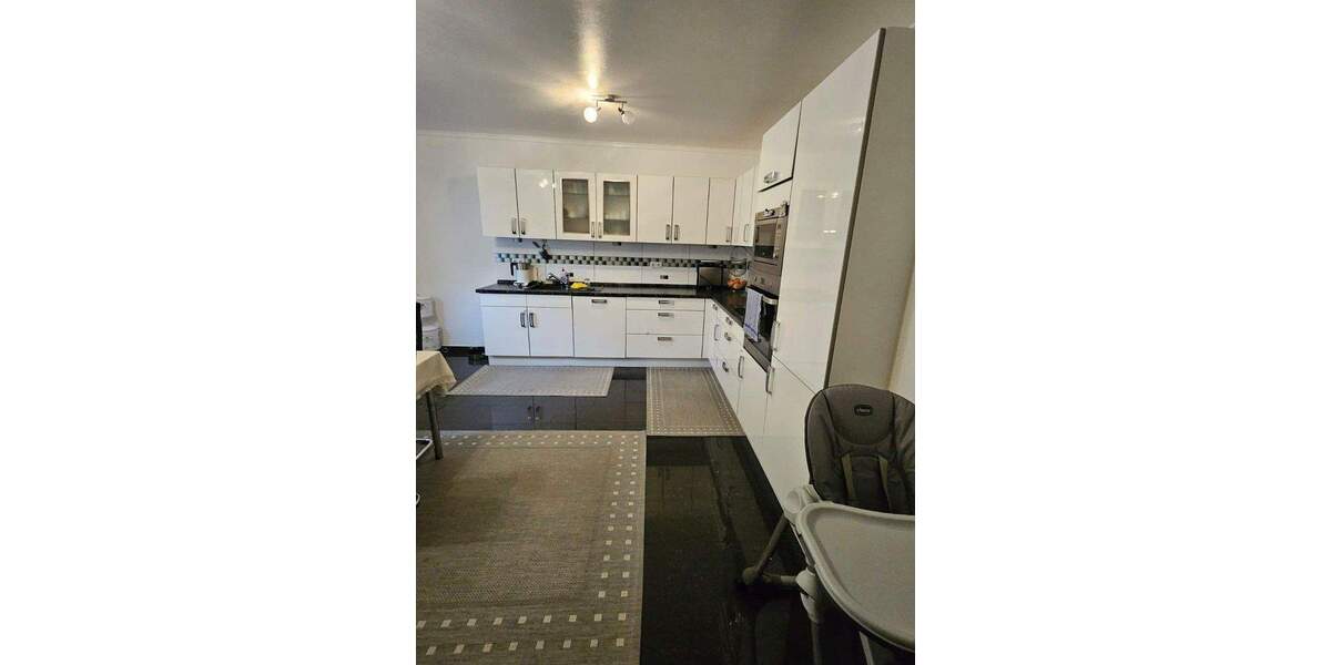 Moderne und Zentrale 3-Zimmer-Erdgeschosswohnung- nur 1 Minute zum Bahnhof! 3 zimmer